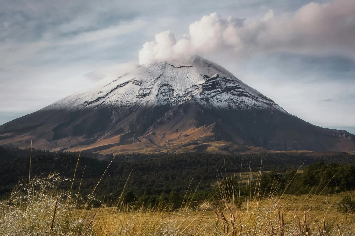 El Popocatépetl despierta y ofrece una solución inesperada: el futuro de la energía con cenizas volcánicas