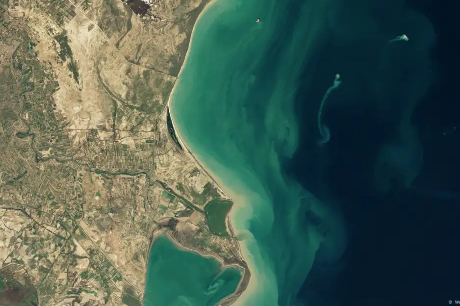 Una isla misteriosa emerge y desaparece en el mar Caspio