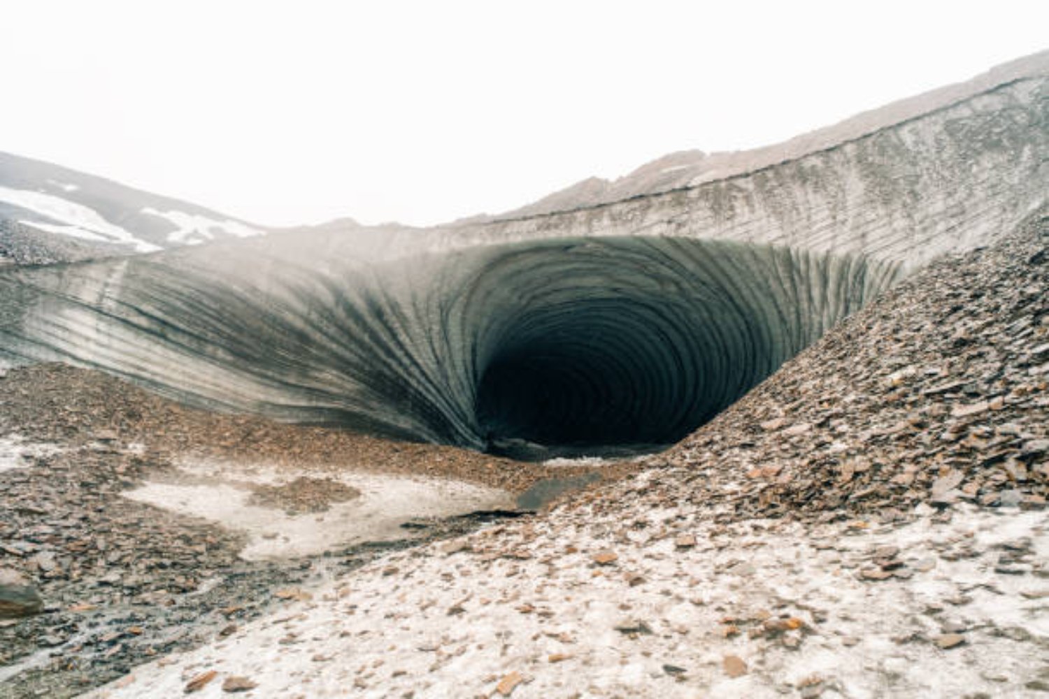 Se derrumba la emblemática cueva de hielo en Tierra del Fuego: un adiós anunciado