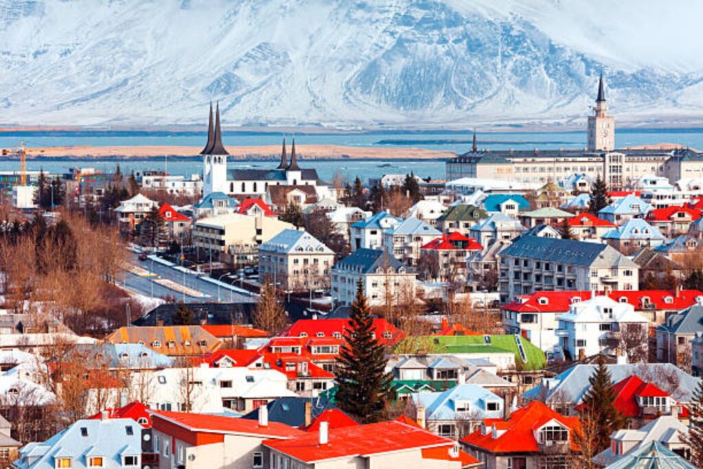 Reikiavik: cómo mudarte a la ciudad más pacífica del mundo y ganar salarios elevados
