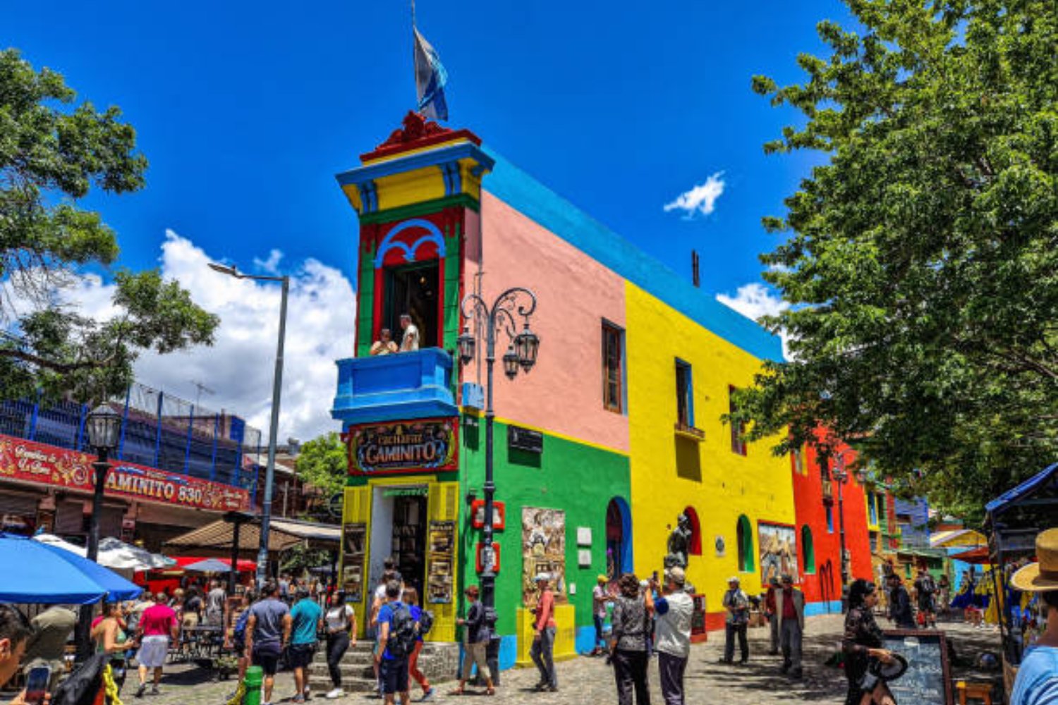 Las 10 calles más fascinantes del mundo: historia, cultura y su impacto en la identidad urbana