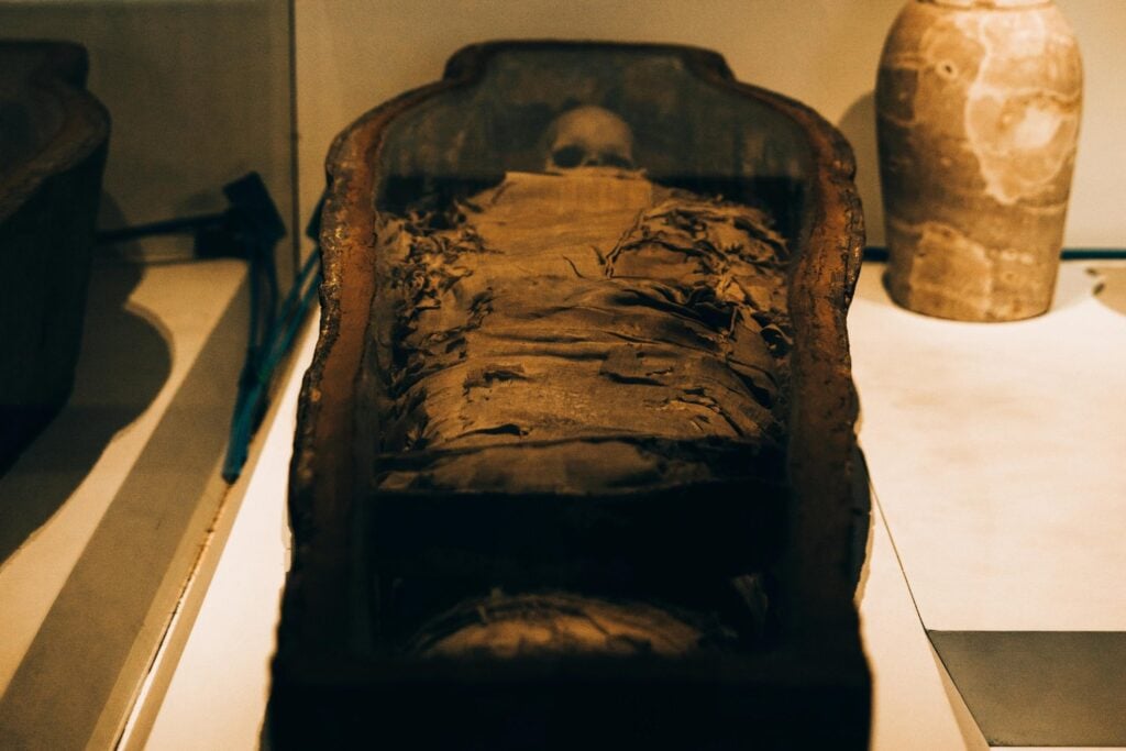 Sarcofago De 4000 Años Hallado En Luxor