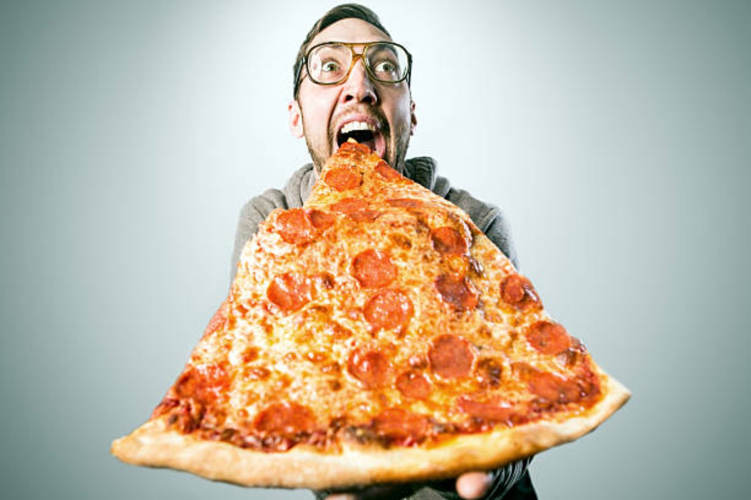 ¿Por qué algunas personas sienten hambre todo el tiempo? La psicología lo explica