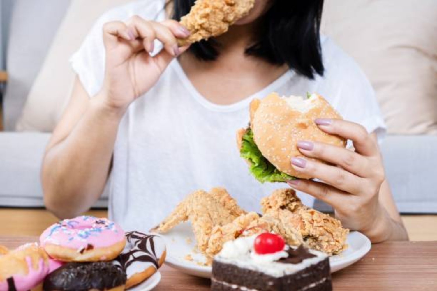 ¿Por qué algunas personas sienten hambre todo el tiempo? La psicología lo explica