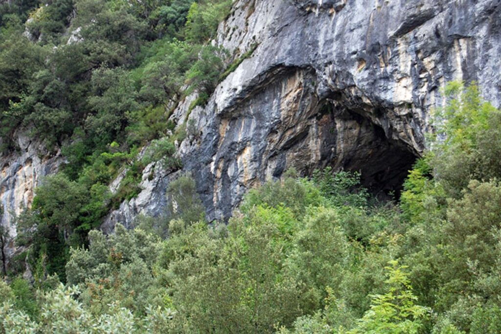 Un descubrimiento en una cueva española cambia lo que creíamos saber sobre los primeros humanos