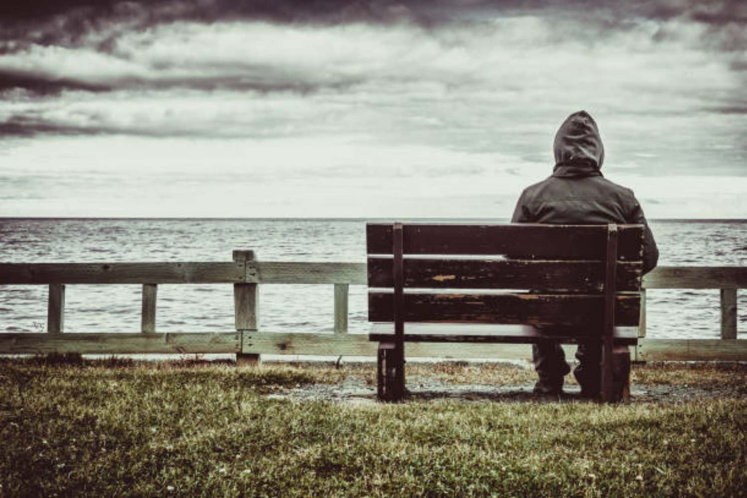 La psicología revela cinco comportamientos comunes en quienes no tienen familia cercana