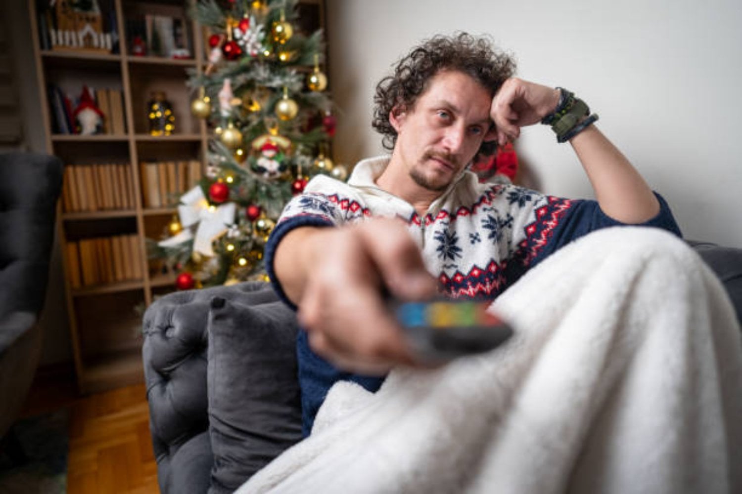 ¿Qué significa que todavía no hayas desarmado tu árbol de navidad, según la psicología?