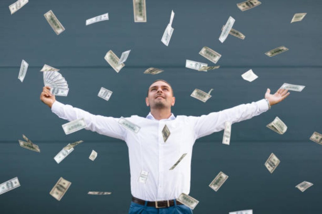 ¿Cuál es la mejor estrategia para ganar dinero y aumentar tus ingresos según la IA?