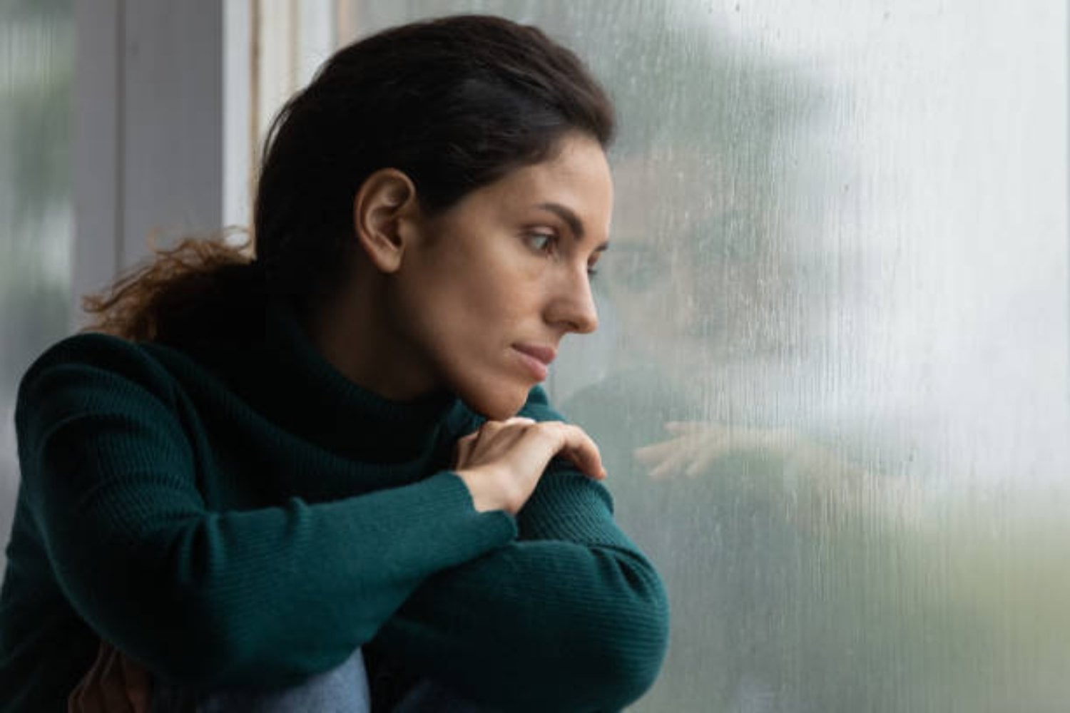 La enfermedad que impide sentir emociones y cómo se manifiesta
