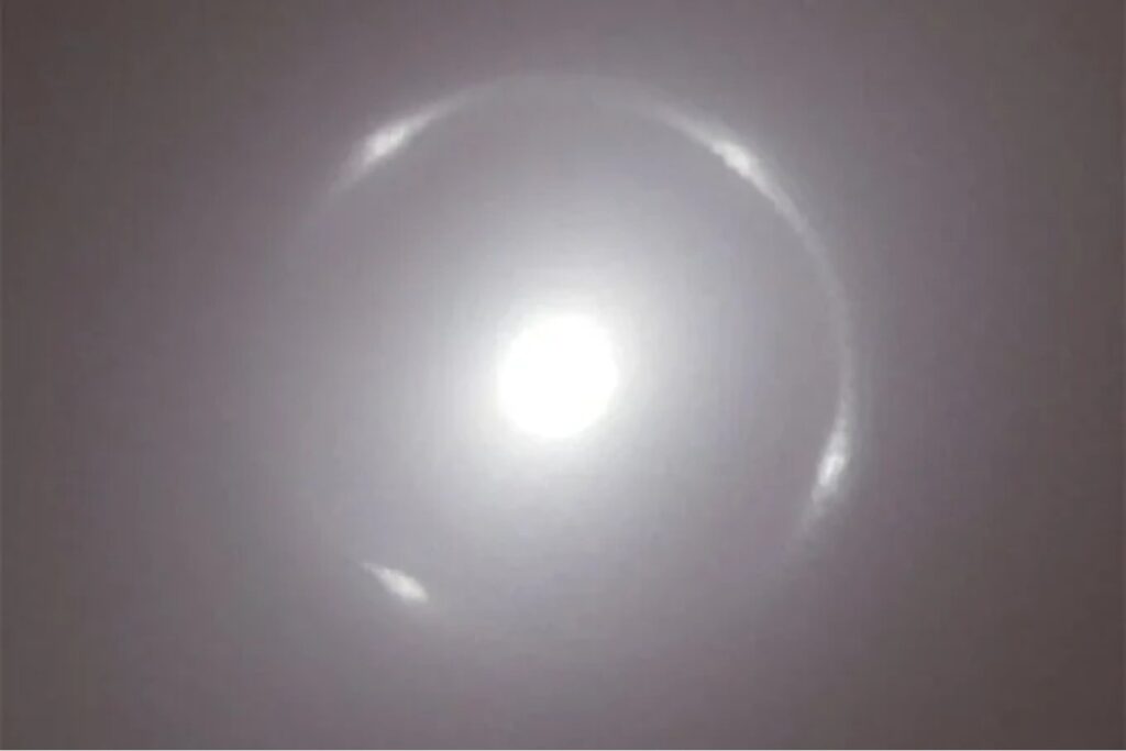 El telescopio Euclid descubre un anillo de Einstein que envuelve una galaxia