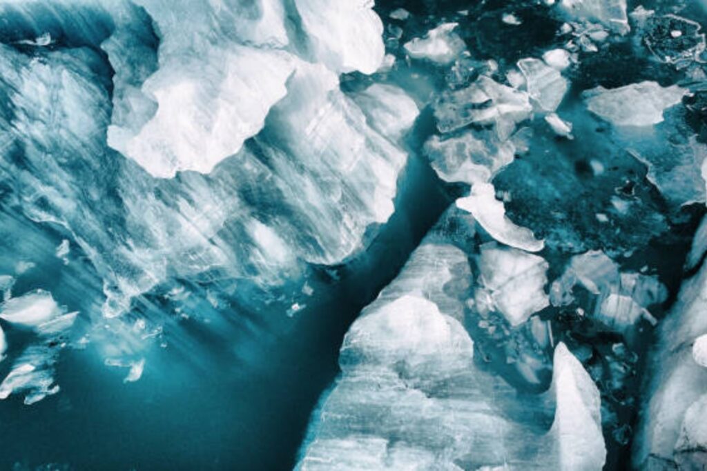 El hielo se derrite y revela un misterio: objetos milenarios desconciertan a los arqueólogos en Noruega