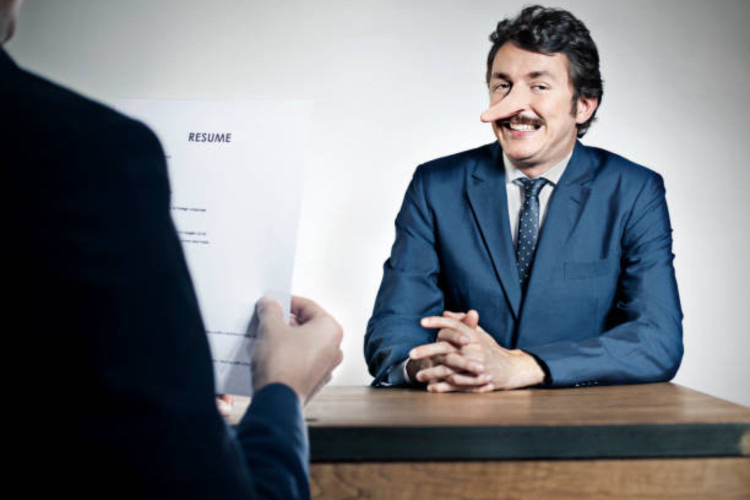 5 señales en el rostro que delatan una mentira