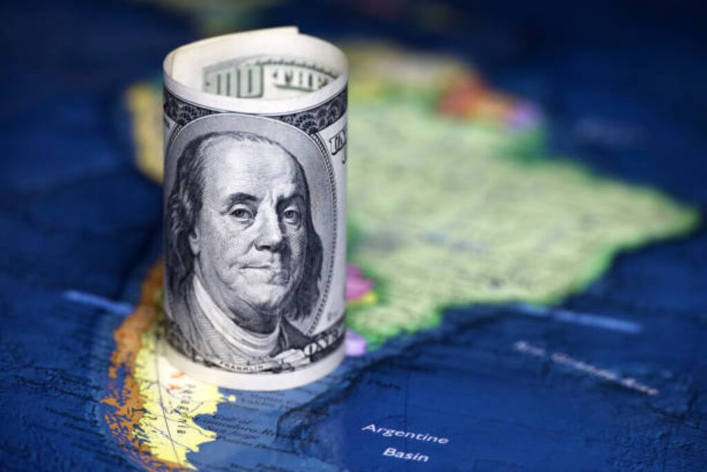 ¿Es el momento de invertir en América Latina? Un informe revela riesgos ocultos que podrían cambiarlo todo