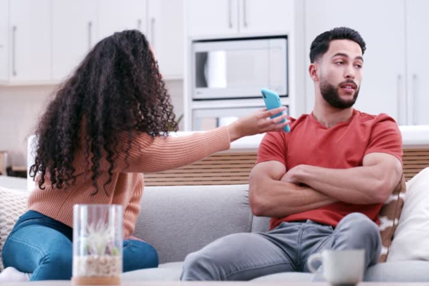 5 señales en el rostro que delatan una mentira