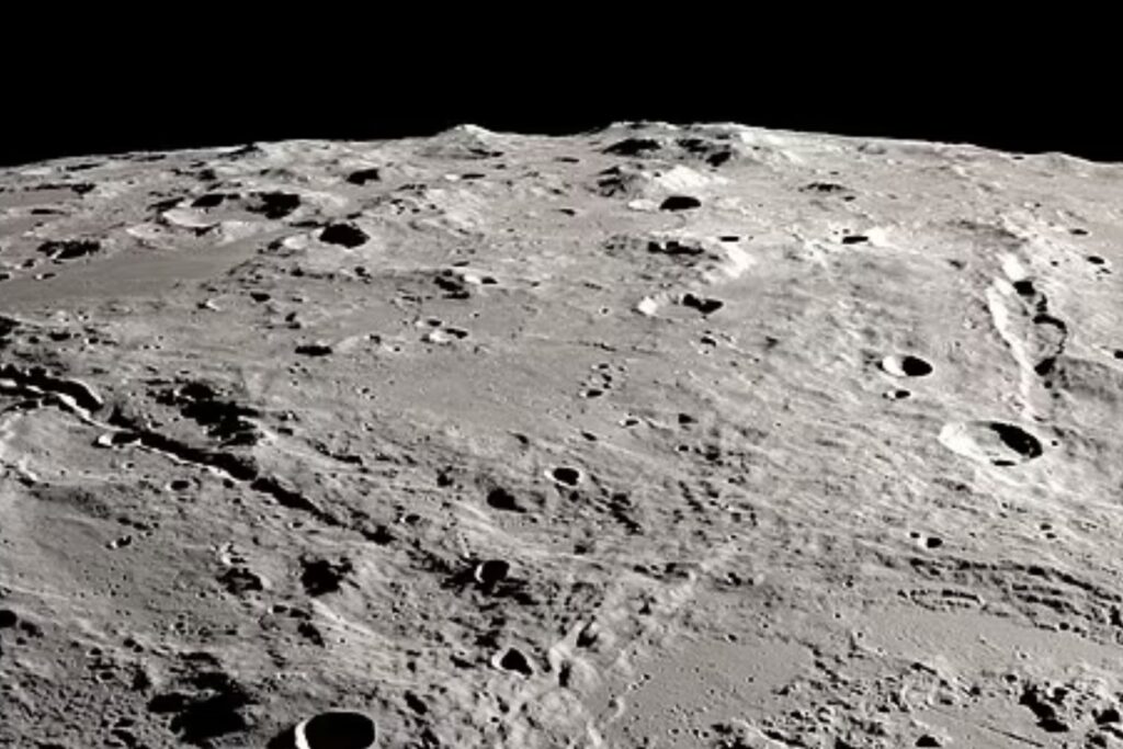 El asombroso hallazgo en la Luna que desafía nuestra comprensión del tiempo geológico