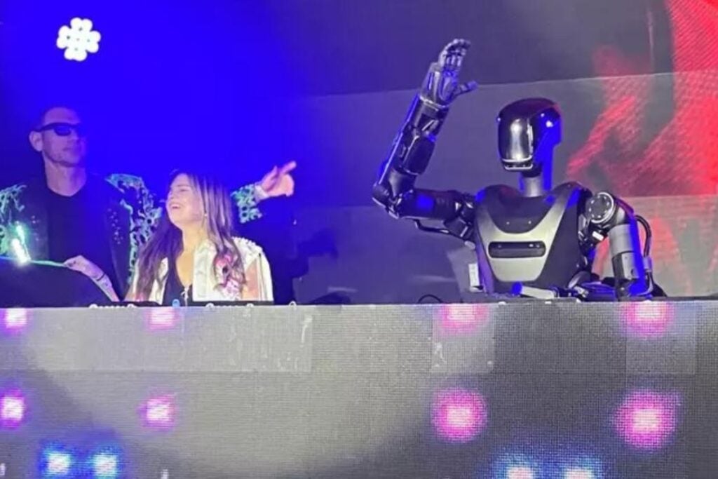 El sorprendente robot DJ de California que esconde un propósito inquietante