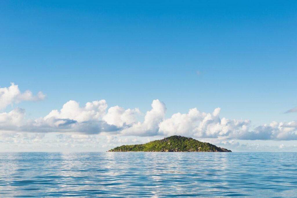 Descubren una enorme isla en el Atlántico y Brasil busca ampliar su territorio