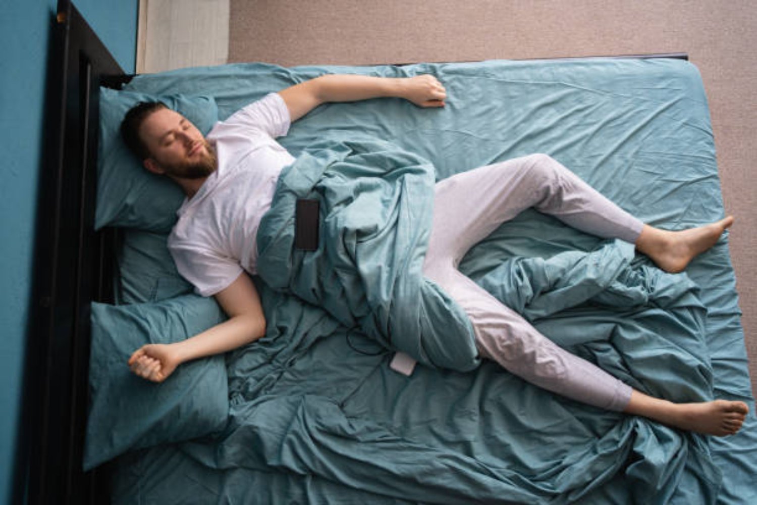 ¿Estreñimiento? Tu postura al dormir podría ser la culpable, según los expertos