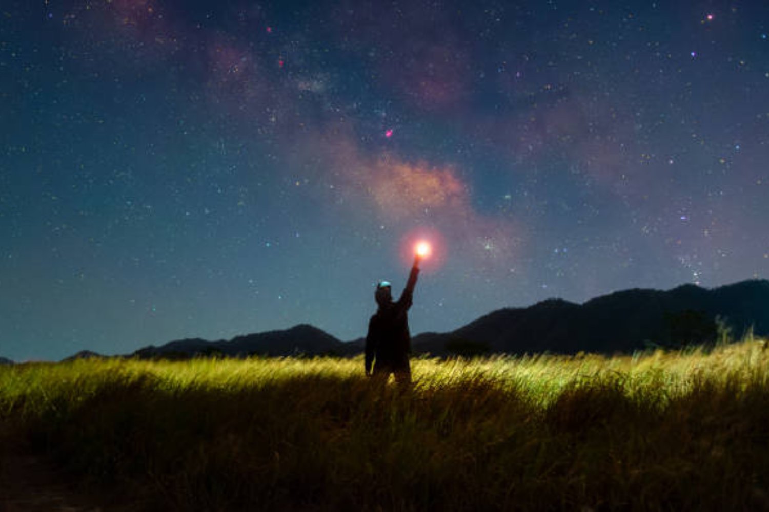 El fenómeno astronómico de febrero: los planetas que podrás ver sin telescopio