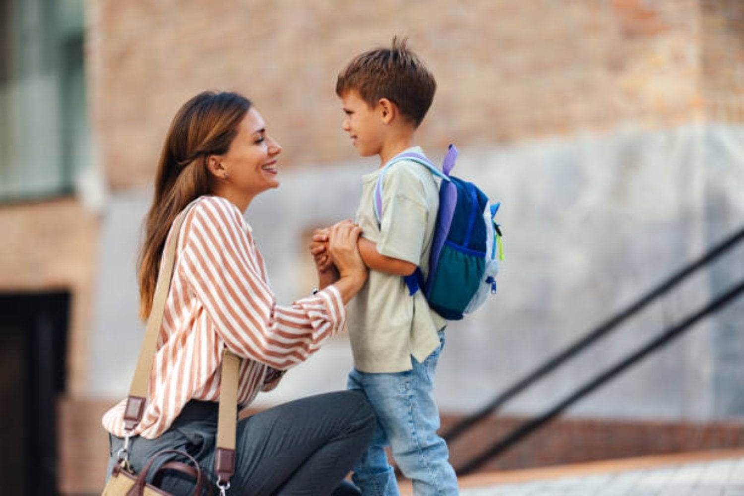 Cinco frases que pueden ayudarte a hablar con tus hijos sobre temas difíciles