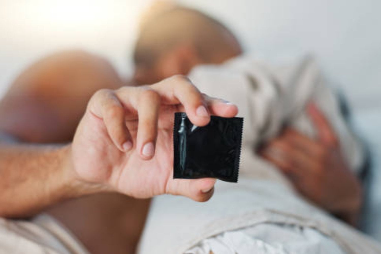 Cuando el tamaño influye en las relaciones: hombres con penes grandes comparten sus desafíos