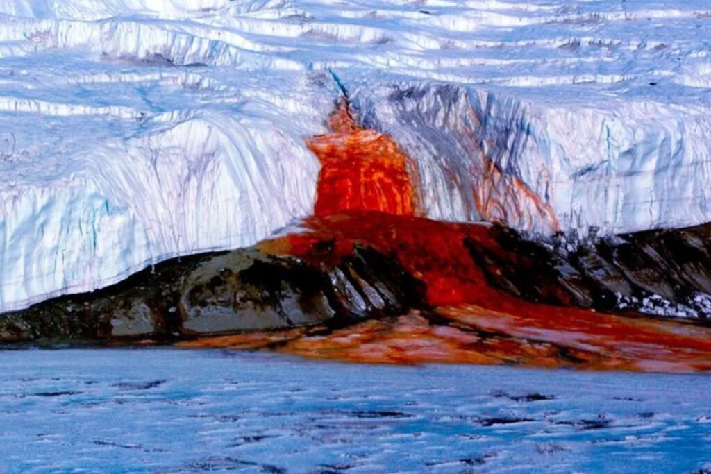 El lugar prohibido de la Tierra: el enigma de las Cataratas de Sangre