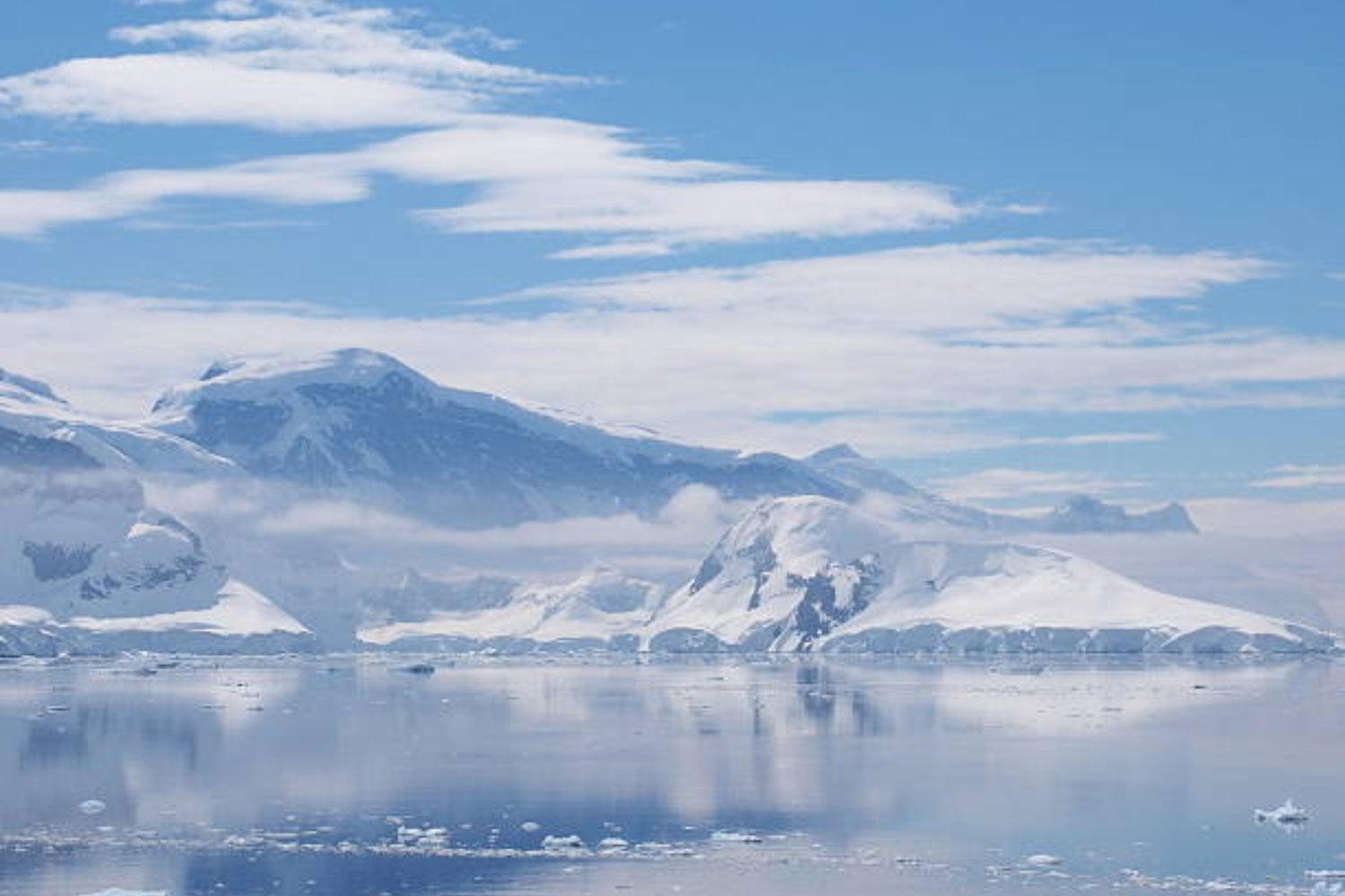 El lago escondido bajo el hielo que podría revelar secretos de otro mundo