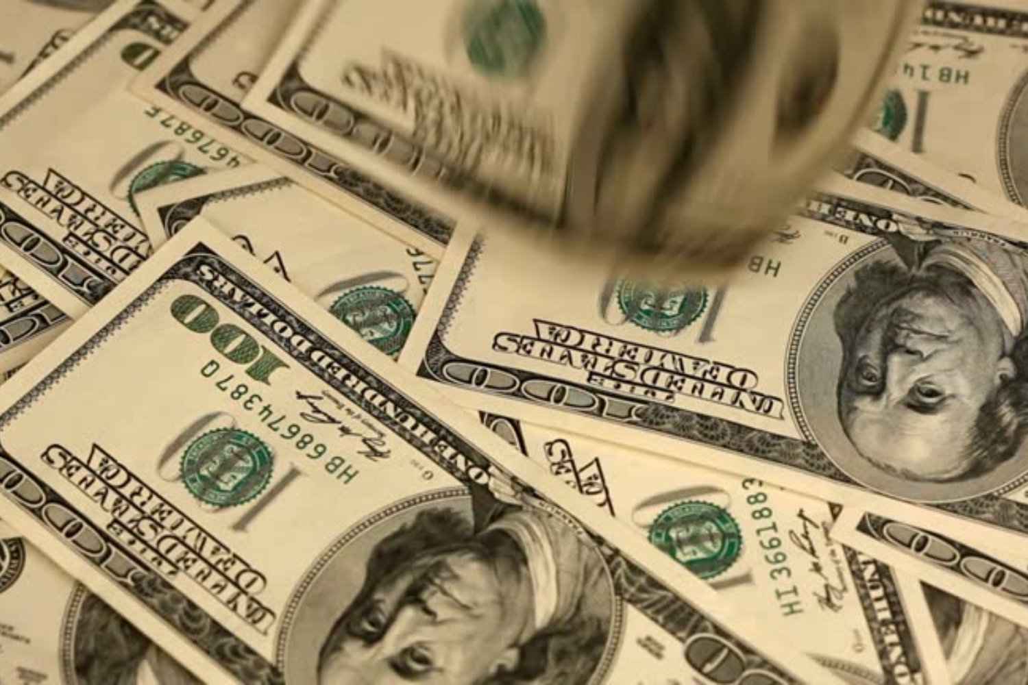 El dólar pierde terreno: los países que han prohibido su uso y lo que significa para la economía global