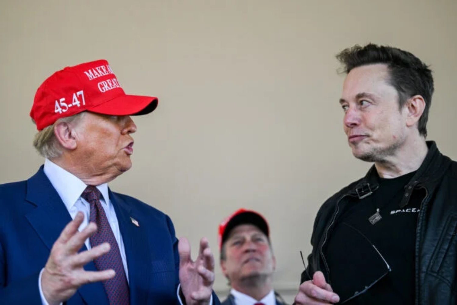Trump marca límites a Musk: no compartirá planes de guerra por sus vínculos empresariales con China