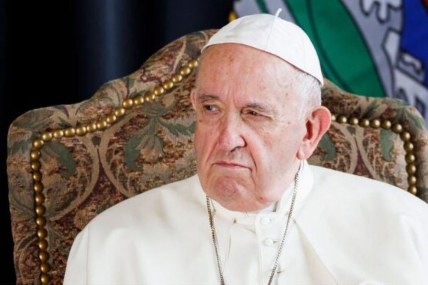 De pensar en reemplazos a su inesperado y milagroso regreso: vuelve el Papa Francisco