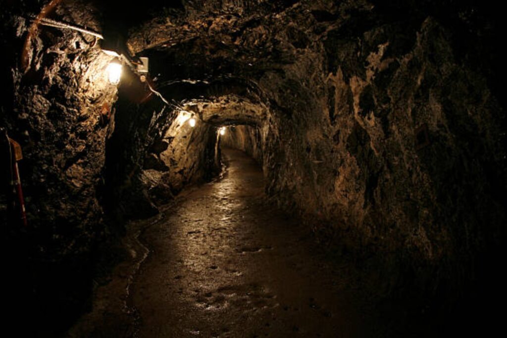 ¿Vida extraterrestre en la Tierra? El misterioso hallazgo de túneles ...