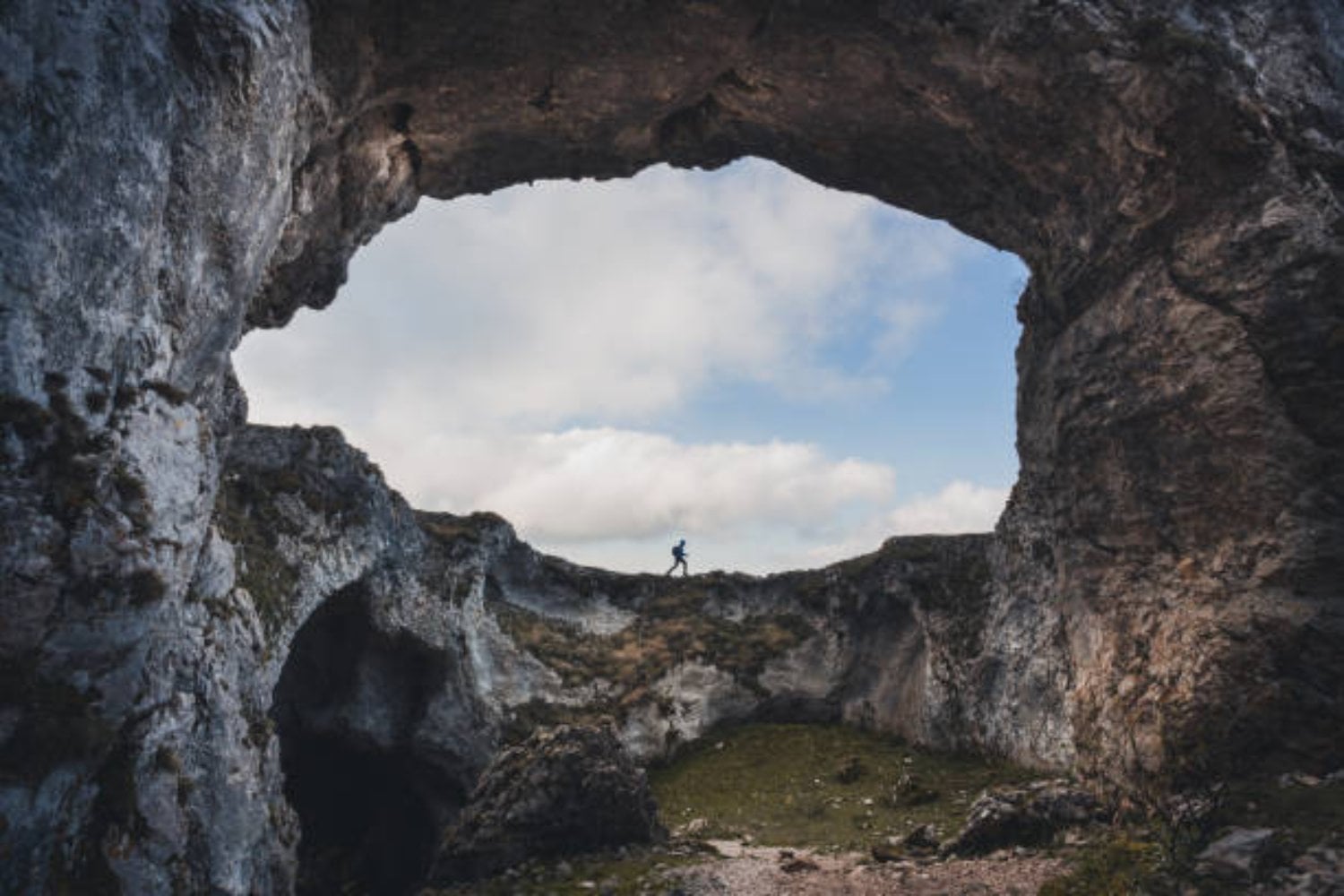 La cueva oculta en los Pirineos con 40 millones de años de historia: un rincón que guarda secretos bajo la roca