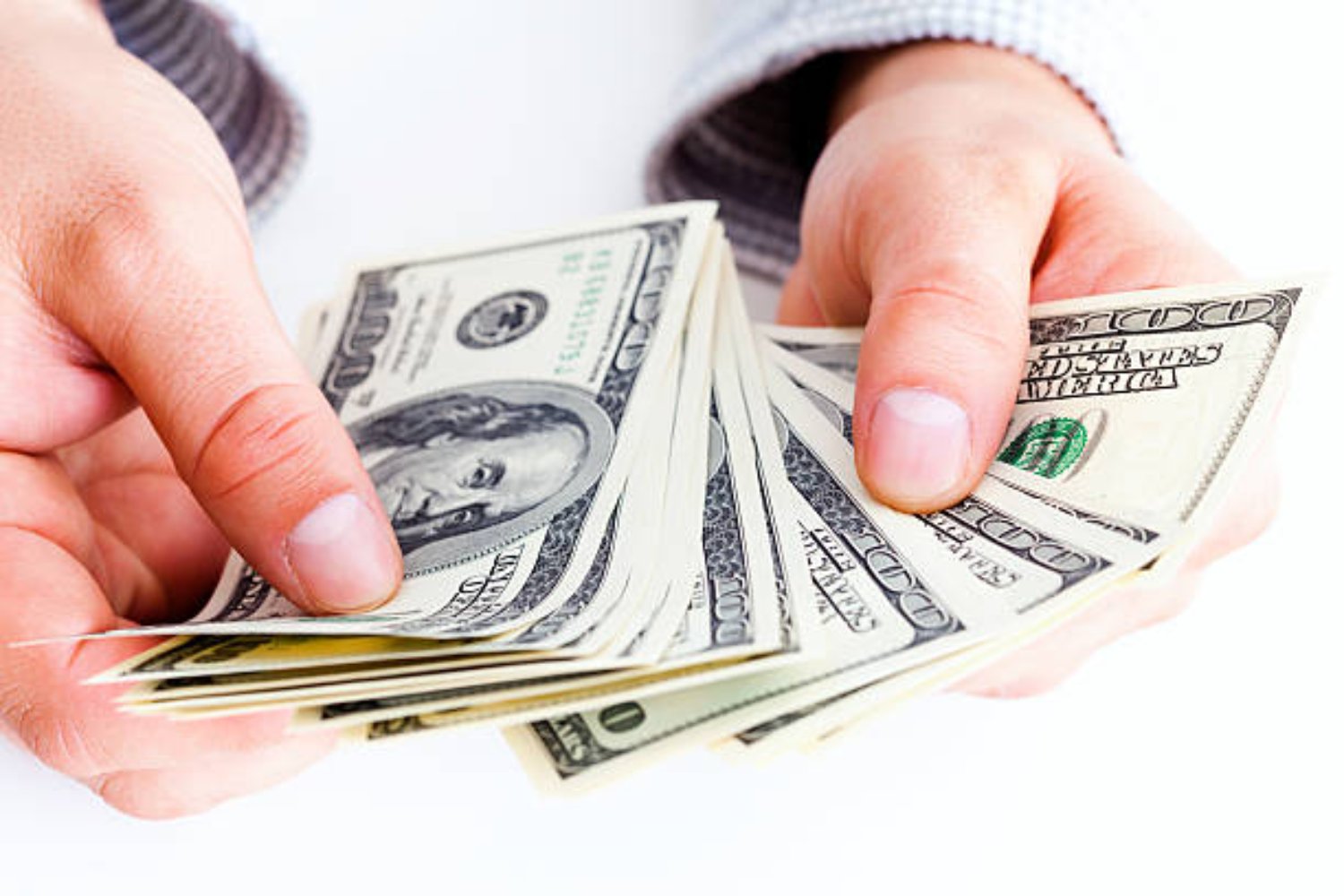 Los países latinos que sorprendieron con sus aumentos salariales en 2025