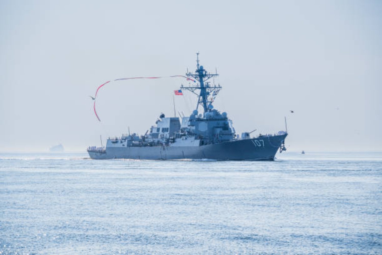 El imparable USS Gravely: ¿Por qué Estados Unidos envía su destructor más poderoso al Golfo de México?