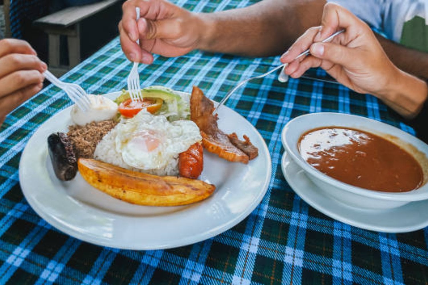 La ciudad sudamericana que ha conquistado al mundo con su gastronomía: no es Lima y está en el top 5