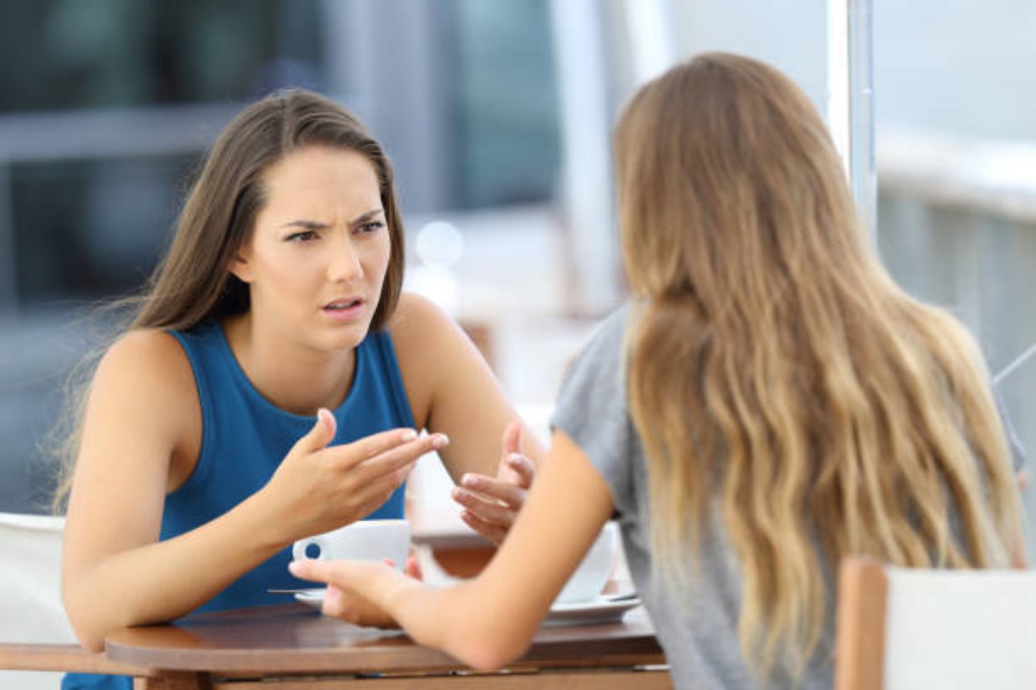 ¿Hablas de forma pasivo-agresiva sin darte cuenta? Estas frases lo delatan