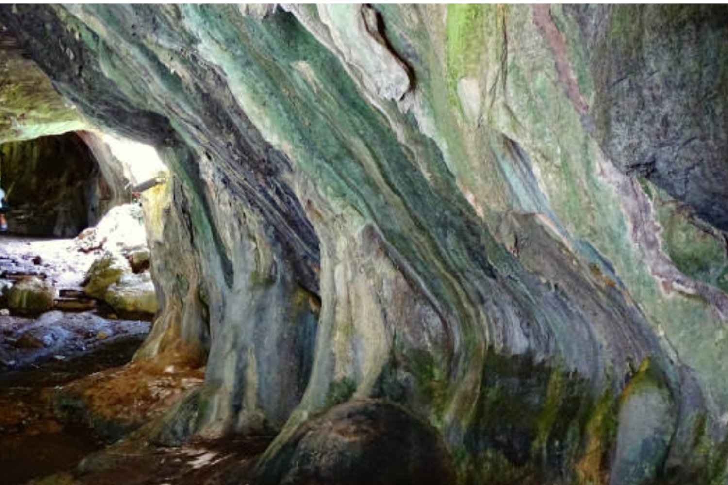 La cueva oculta en los Pirineos con 40 millones de años de historia: un rincón que guarda secretos bajo la roca