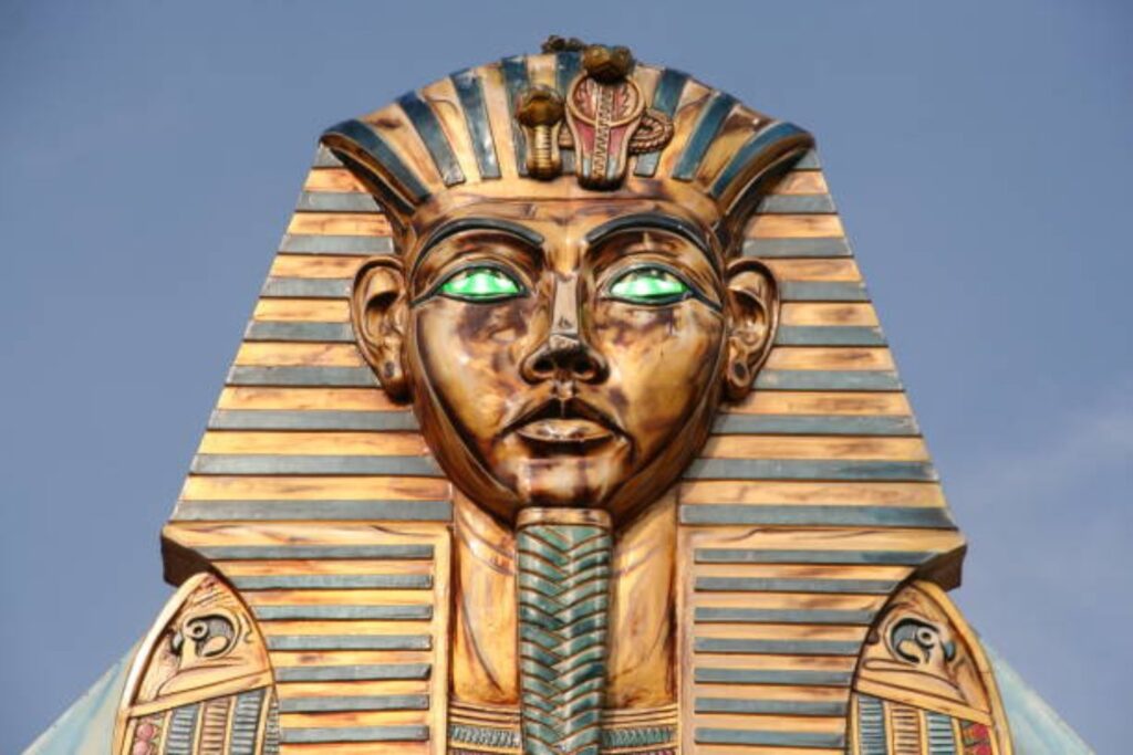 La tumba secreta bajo la arena: el descubrimiento en Egipto que podría cambiar la historia