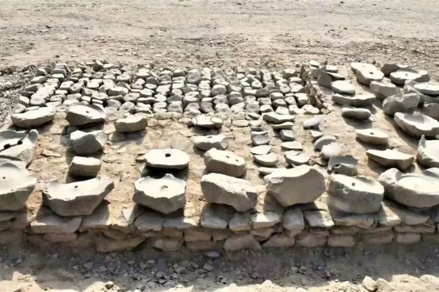 La ciudad oculta bajo las arenas que podría reescribir la historia del oro en Egipto