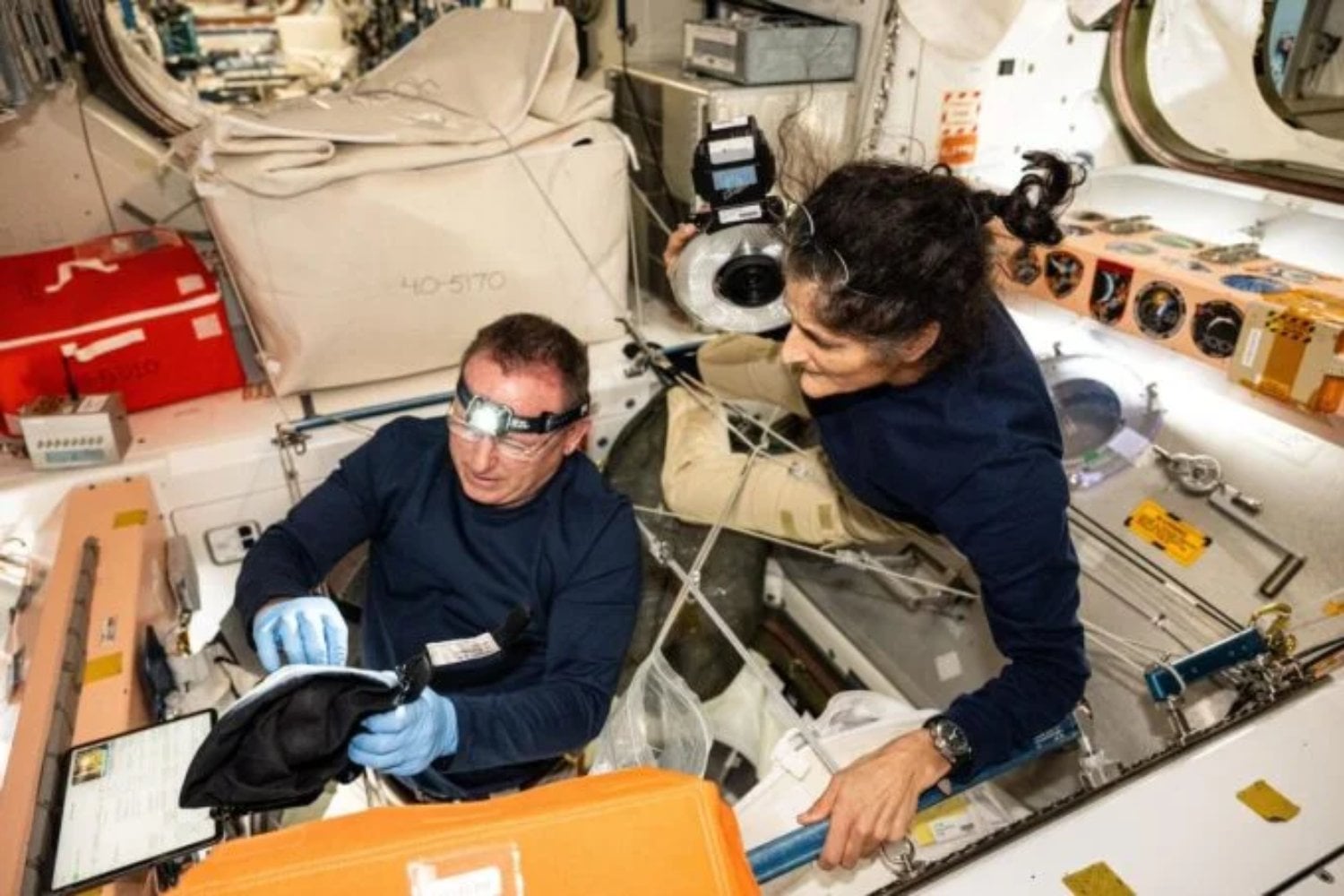 ¿Cuánto dinero realmente ganan los astronautas que pasan meses en el espacio?