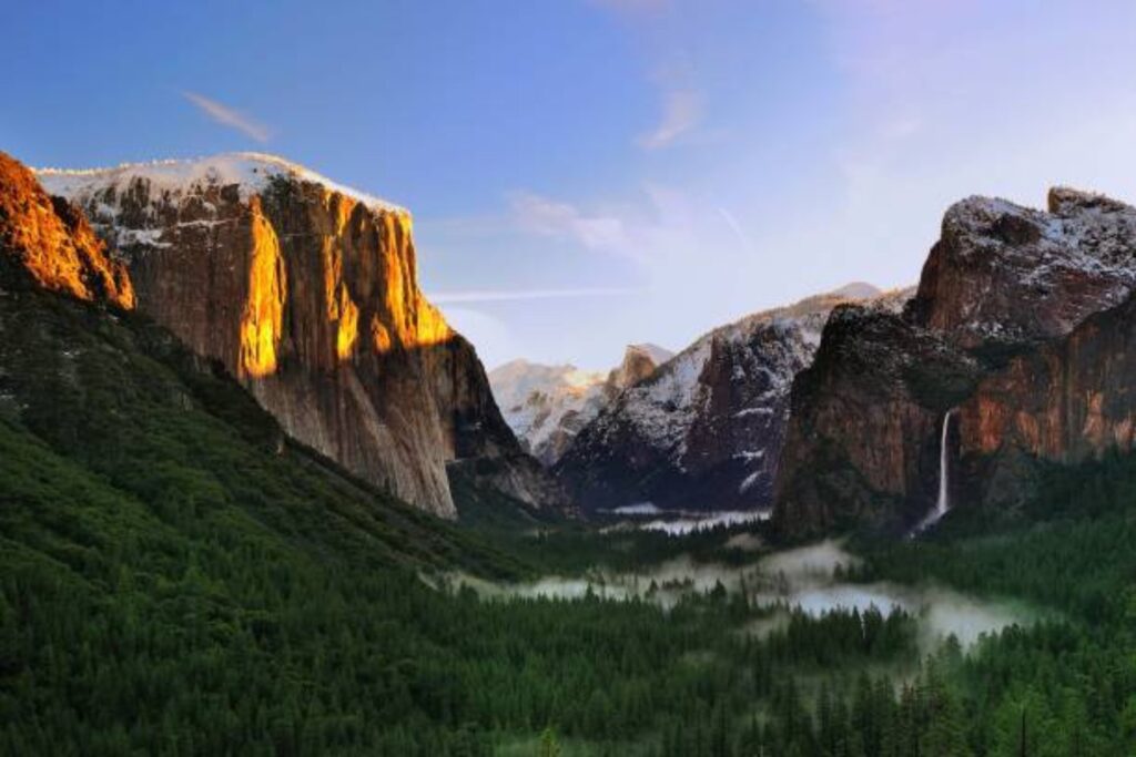 El asombroso fenómeno natural que convierte el agua en fuego cada invierno