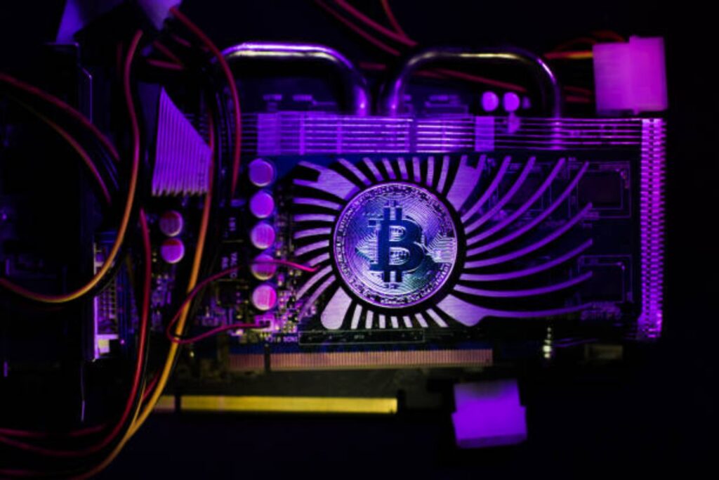 La revolución en la minería de Bitcoin: presentan un ASIC compacto, eficiente y apilable