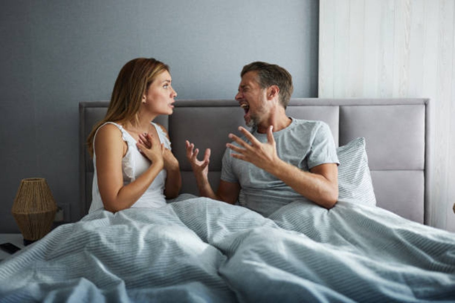 Por qué algunas personas gritan al discutir (y qué revela eso sobre su mente)