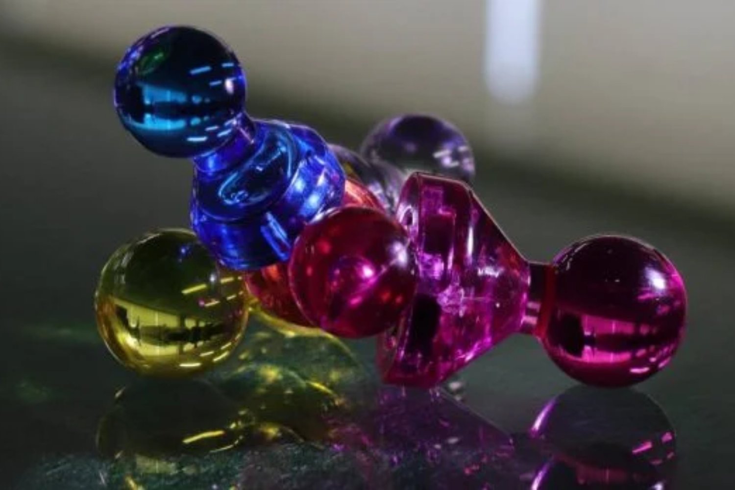 ¿Hemos vencido la gravedad? El sorprendente material que desafía las leyes del universo
