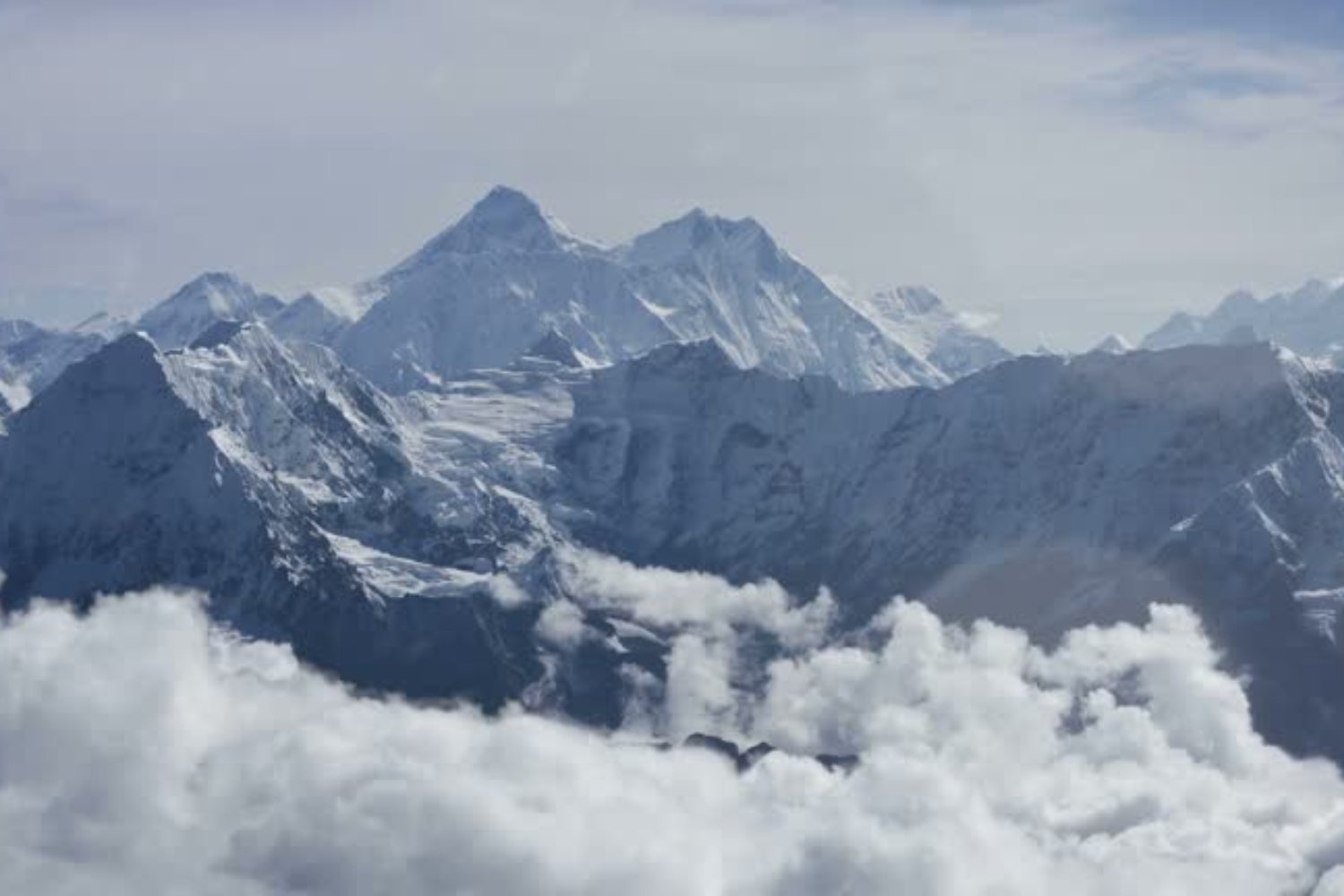 Lo que yace bajo nuestros pies: descubren montañas ocultas más altas que el Everest