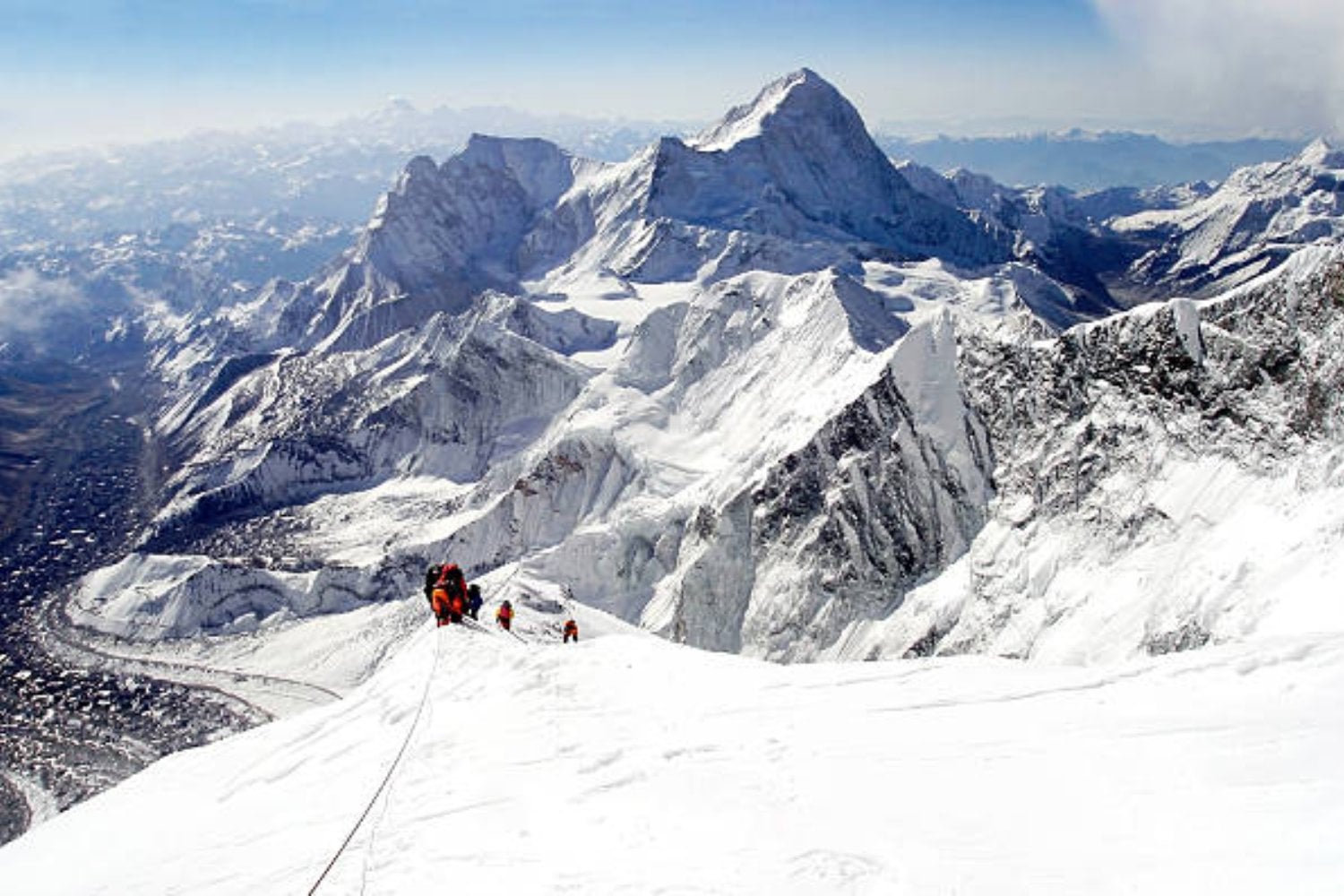 Lo que yace bajo nuestros pies: descubren montañas ocultas más altas que el Everest