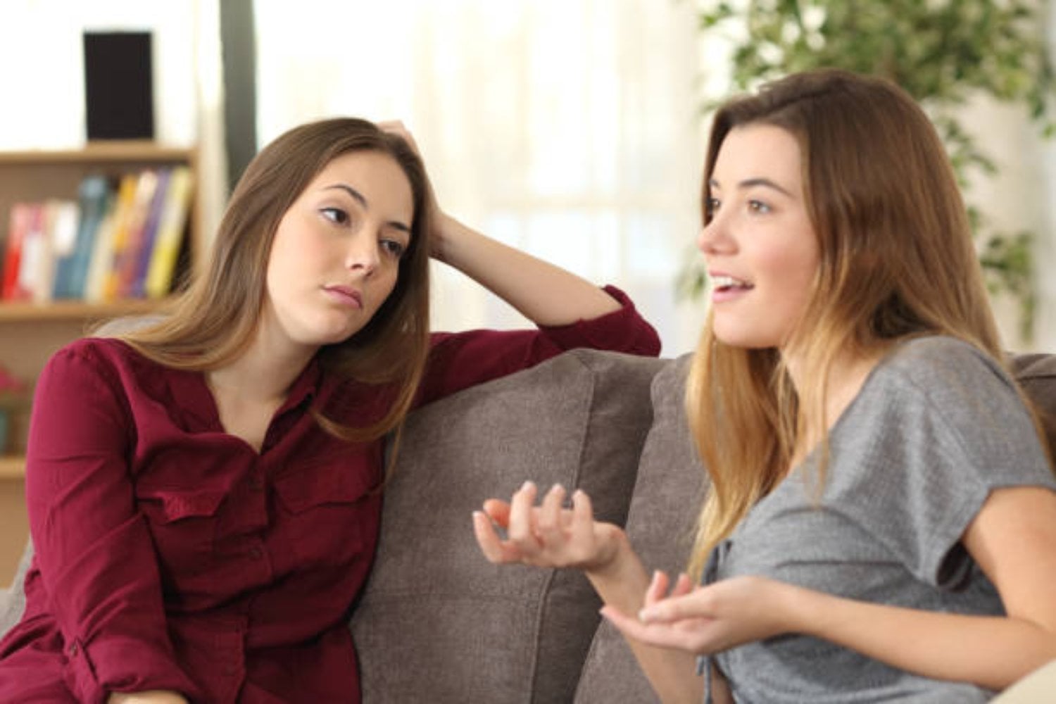 ¿Tu amigo necesita hablar? Estas señales sutiles revelan más de lo que imaginas