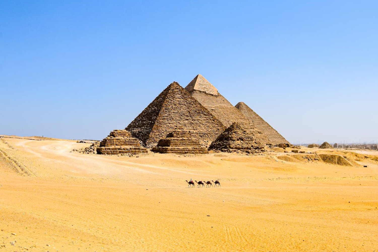 Un hallazgo sacude la historia: ¿Las pirámides de Egipto fueron construidas con ayuda de un río oculto?