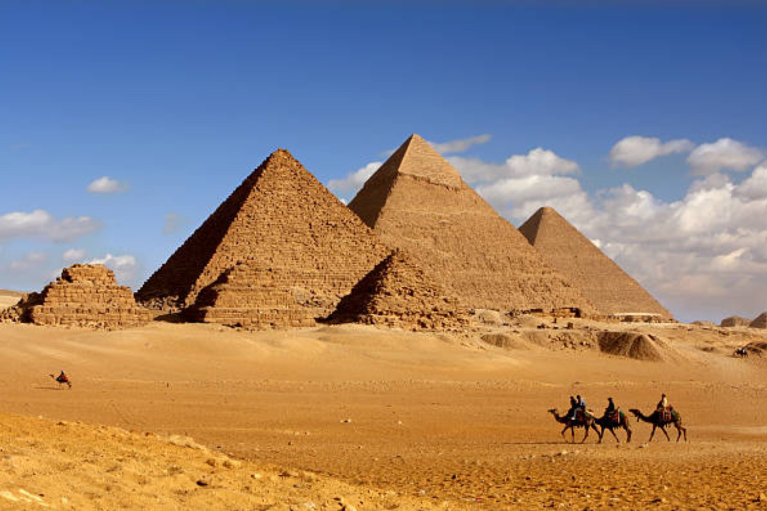 Un hallazgo sacude la historia: ¿Las pirámides de Egipto fueron construidas con ayuda de un río oculto?
