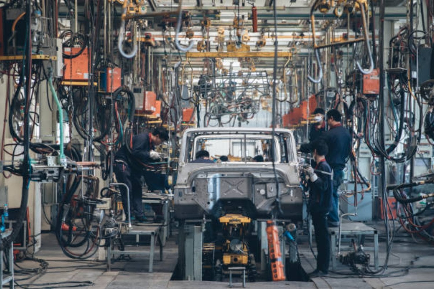Europa cambia de estrategia: el ambicioso plan para competir con China en coches eléctricos